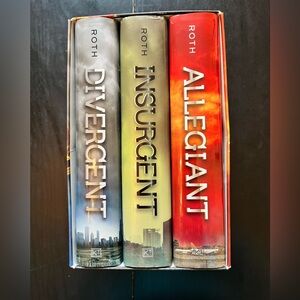 The Divergent Series by Veronica Roth boxed set. Divergent, Insurgent, Allegiant